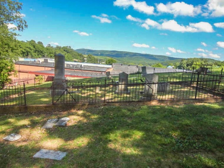 Old Presbyterian Cemetery: A small piece of history